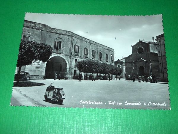 Cartolina Castelvetrano - Palazzo Comunale e Cattedrale 1956