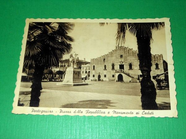 Cartolina Portogruaro - Piazza della Repubblica e Monumento ai Caduti …