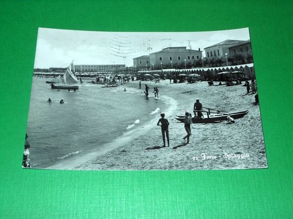 Cartolina Fano ( Pesaro Urbino ) - Spiaggia 1953