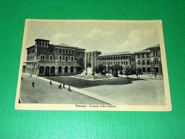 Cartolina Treviso - Piazzale della Vittoria 1945 ca
