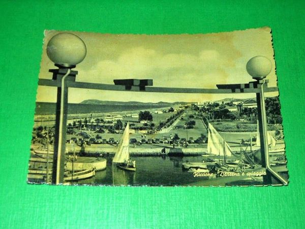 Cartolina Riccione ( Rimini ) - Darsena e spiaggia 1956