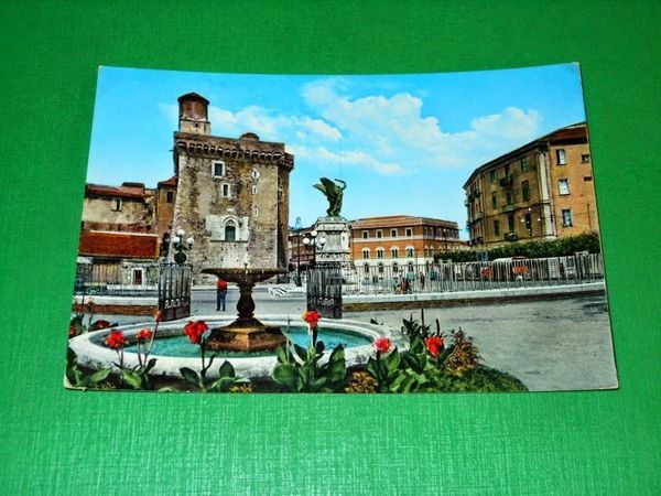 Cartolina Benevento - Piazza IV Novembre dalla Villa Comunale 1964.