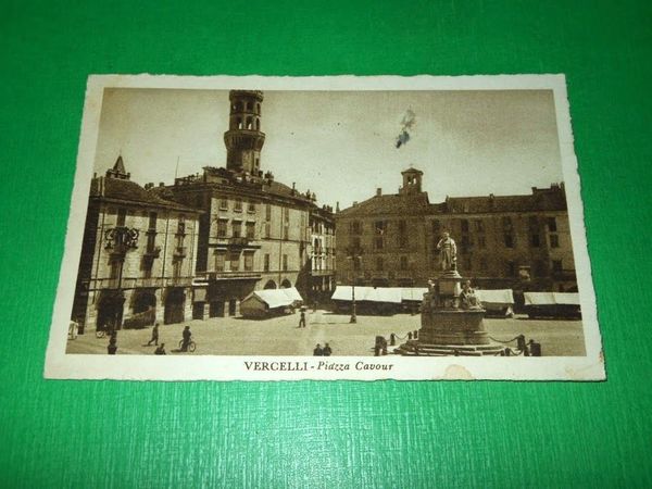 Cartolina Vercelli - Piazza Cavour 1934.