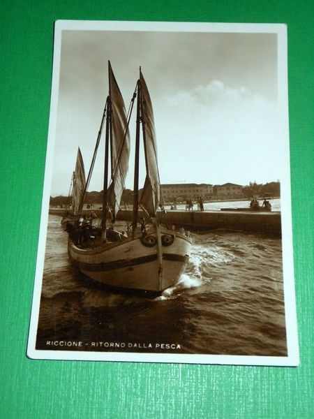 Cartolina Riccione - Ritorno dalla Pesca 1941.
