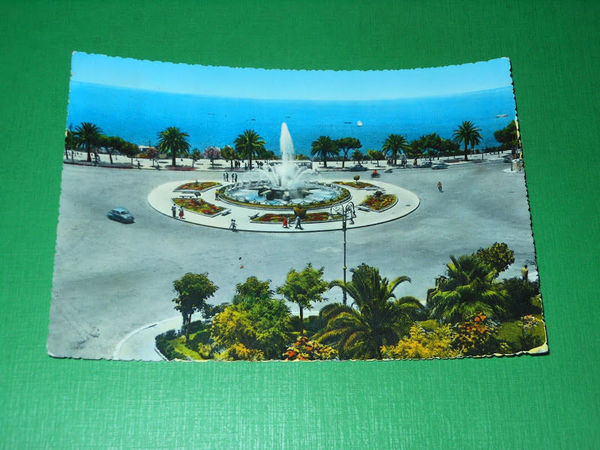 Cartolina Taranto - Fontana Rosa dei venti 1960.