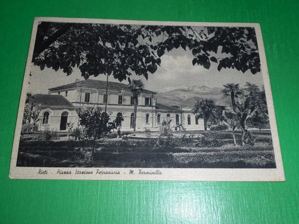 Cartolina Rieti - Piazza Stazione Ferroviaria - M. Terminillo 1942.