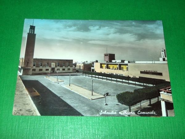 Cartolina Sabaudia - Piazza Comunale 1960 ca