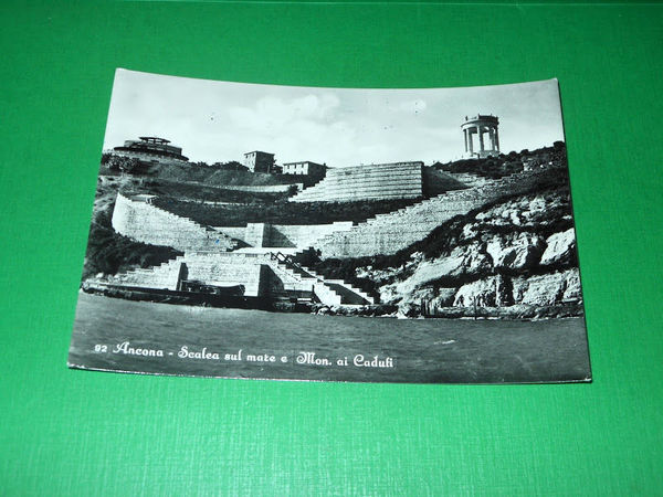 Cartolina Ancona - Scalea sul mare e Monumento ai Caduti …