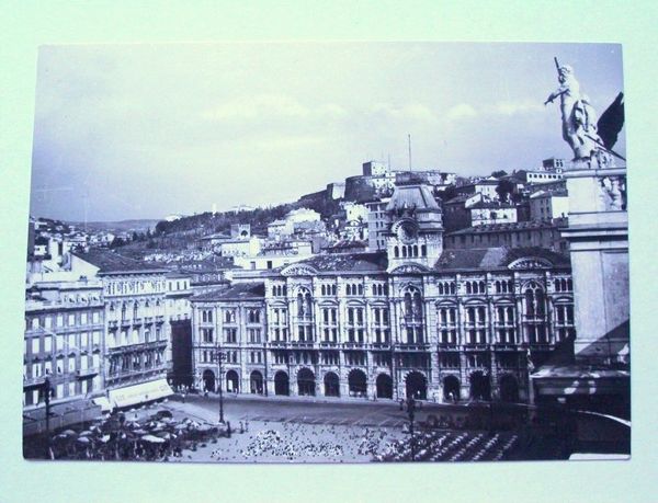 Cartolina Trieste Piazza dell' Unità d' Italia 1950 ca.