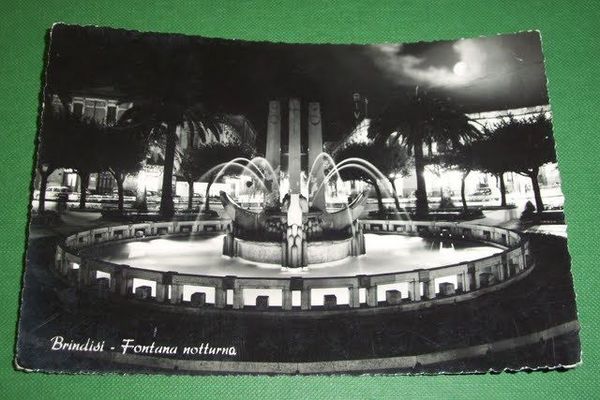 Cartolina Brindisi - Fontana notturna 1956