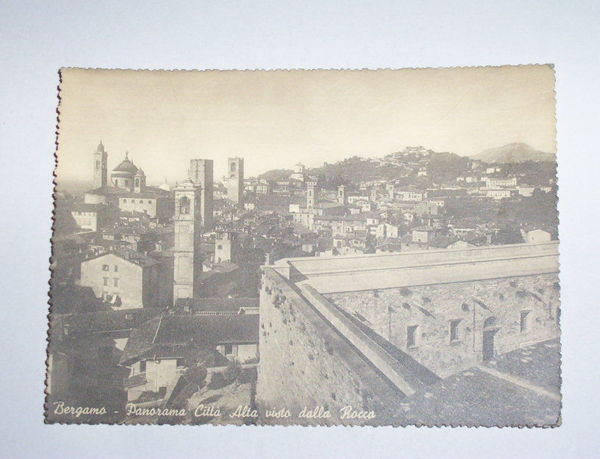Cartolina Bergamo - Panorama della Città Alta 1944