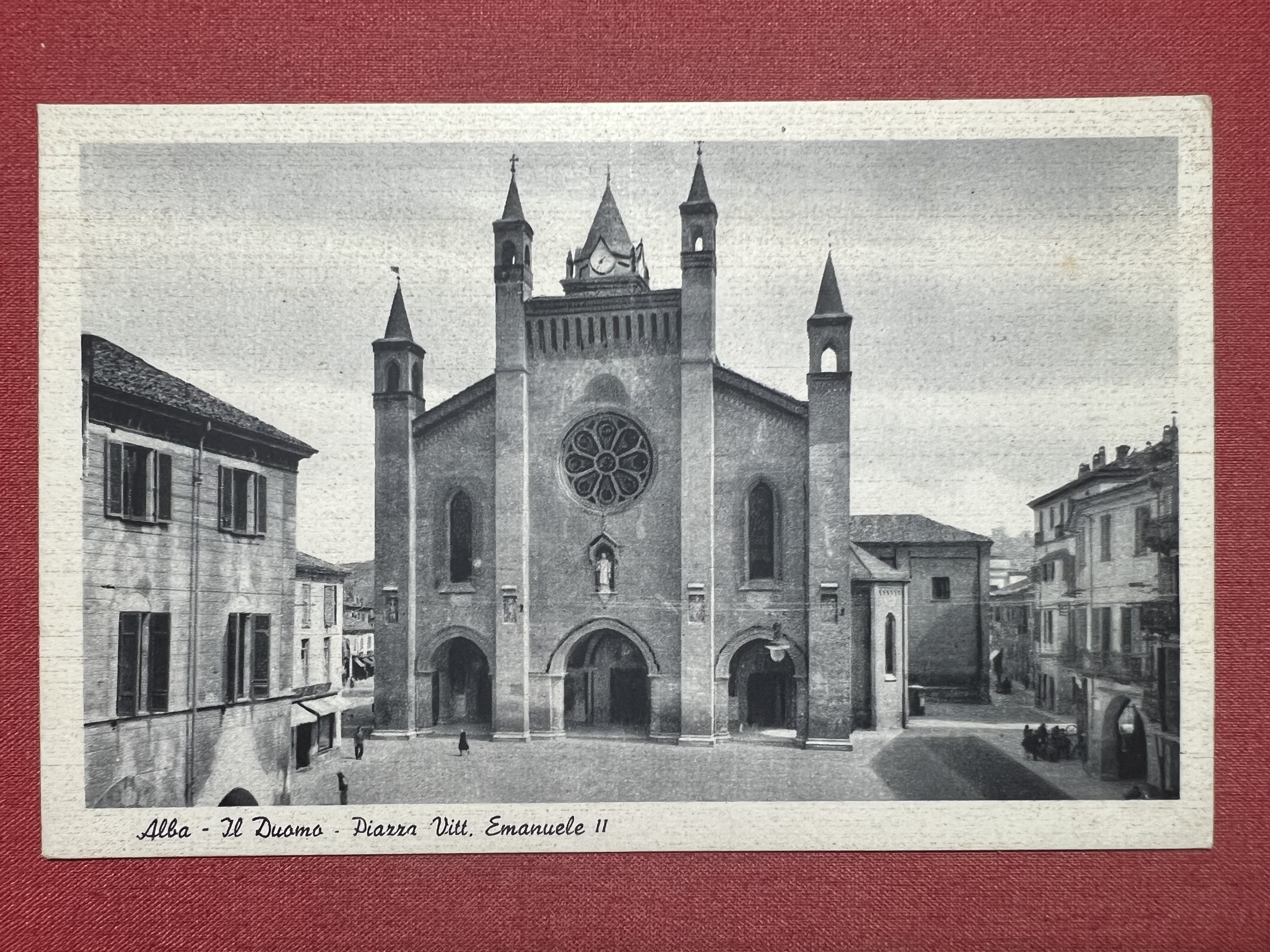 Cartolina - Alba - Il Duomo - Piazza Vittorio Emanuele …