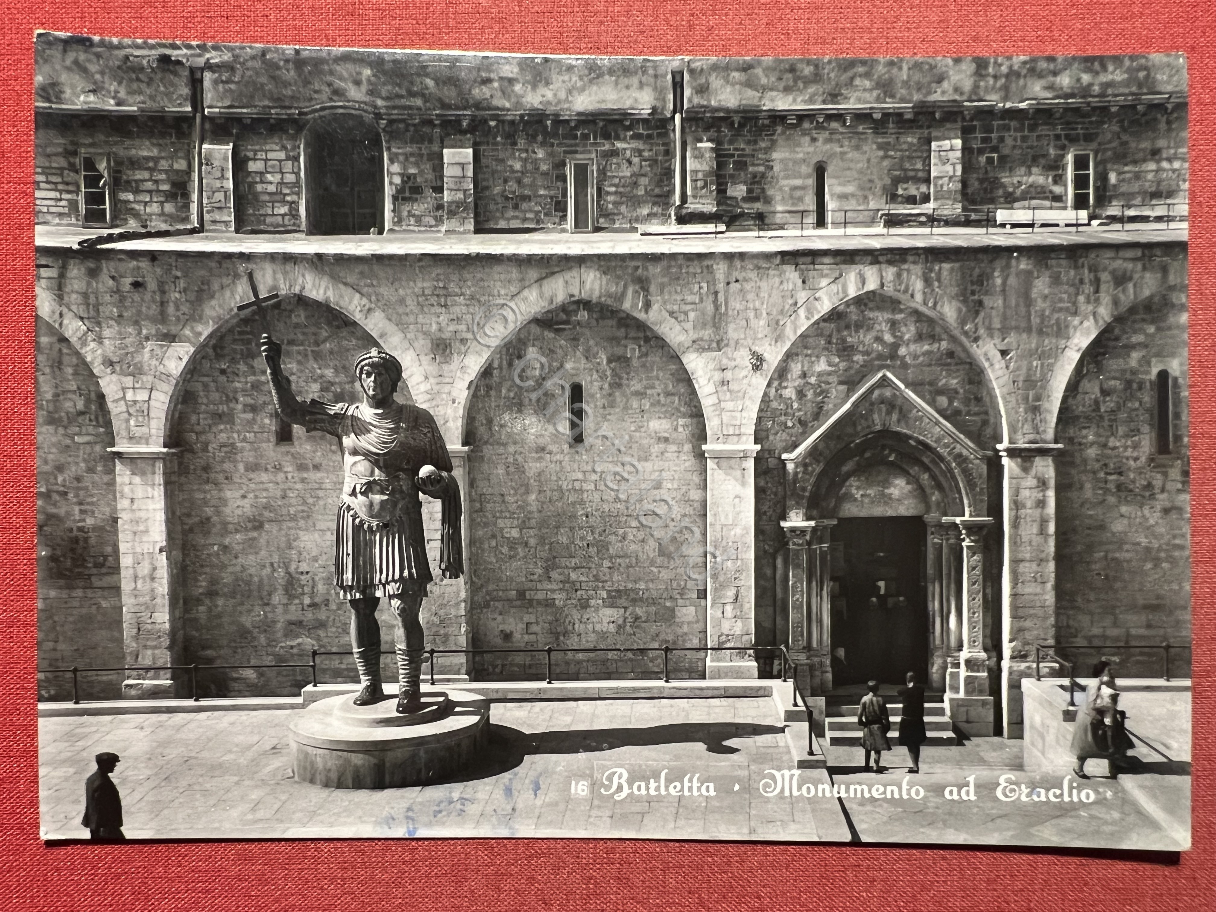 Cartolina - Barletta - Monumento ad Eraclio - 1952