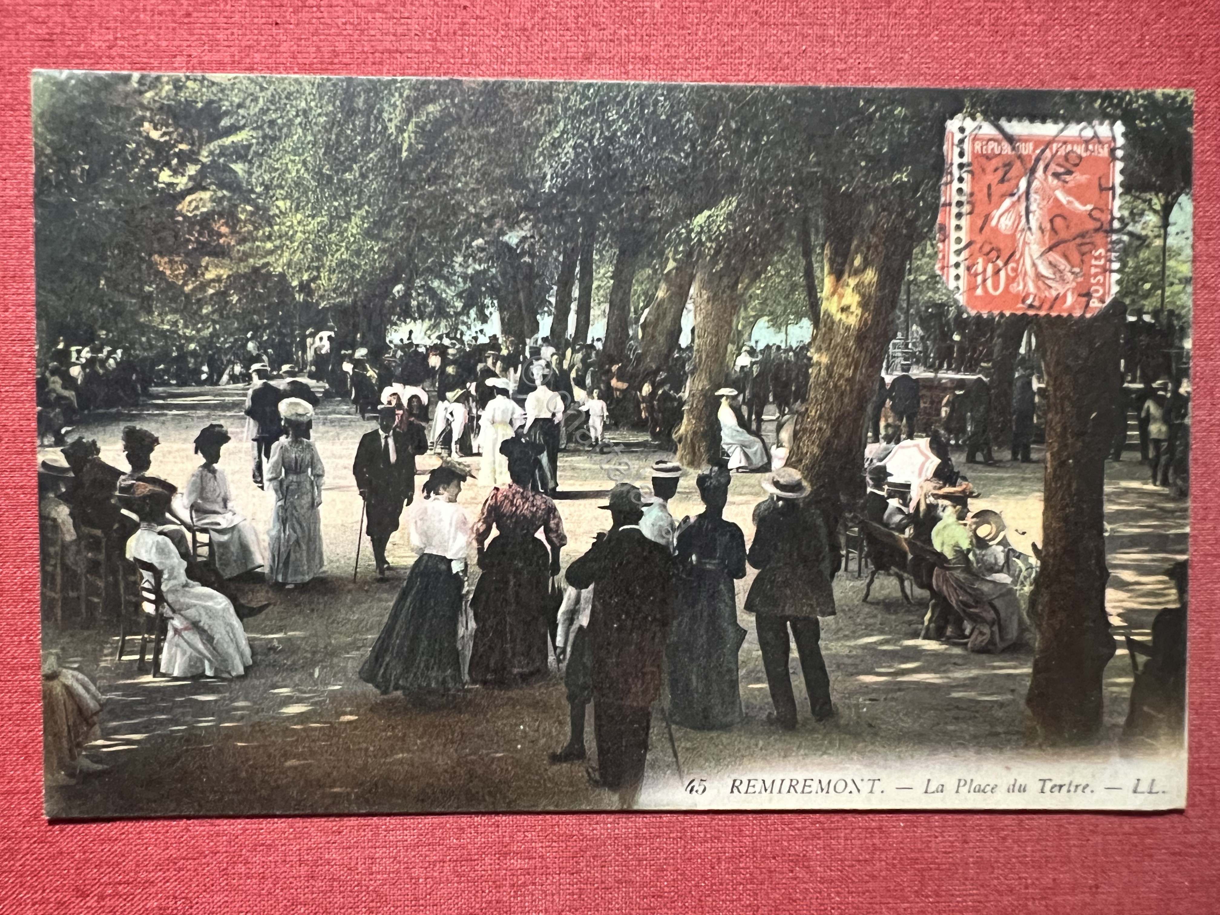Cartolina - Francia - Remiremont - La Place du Tertre …