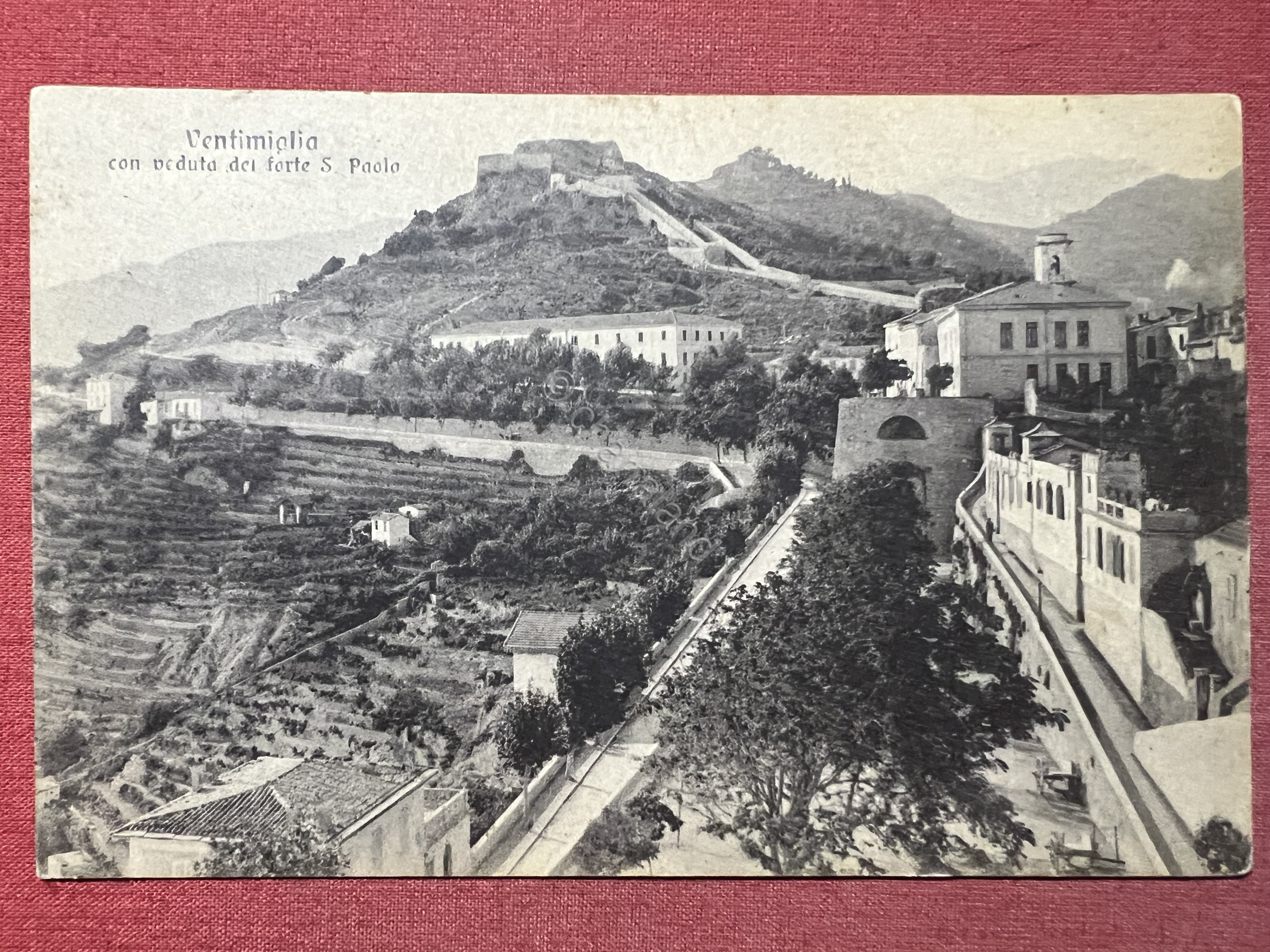 Cartolina - Ventimiglia ( Imperia ) con veduta del Forte …