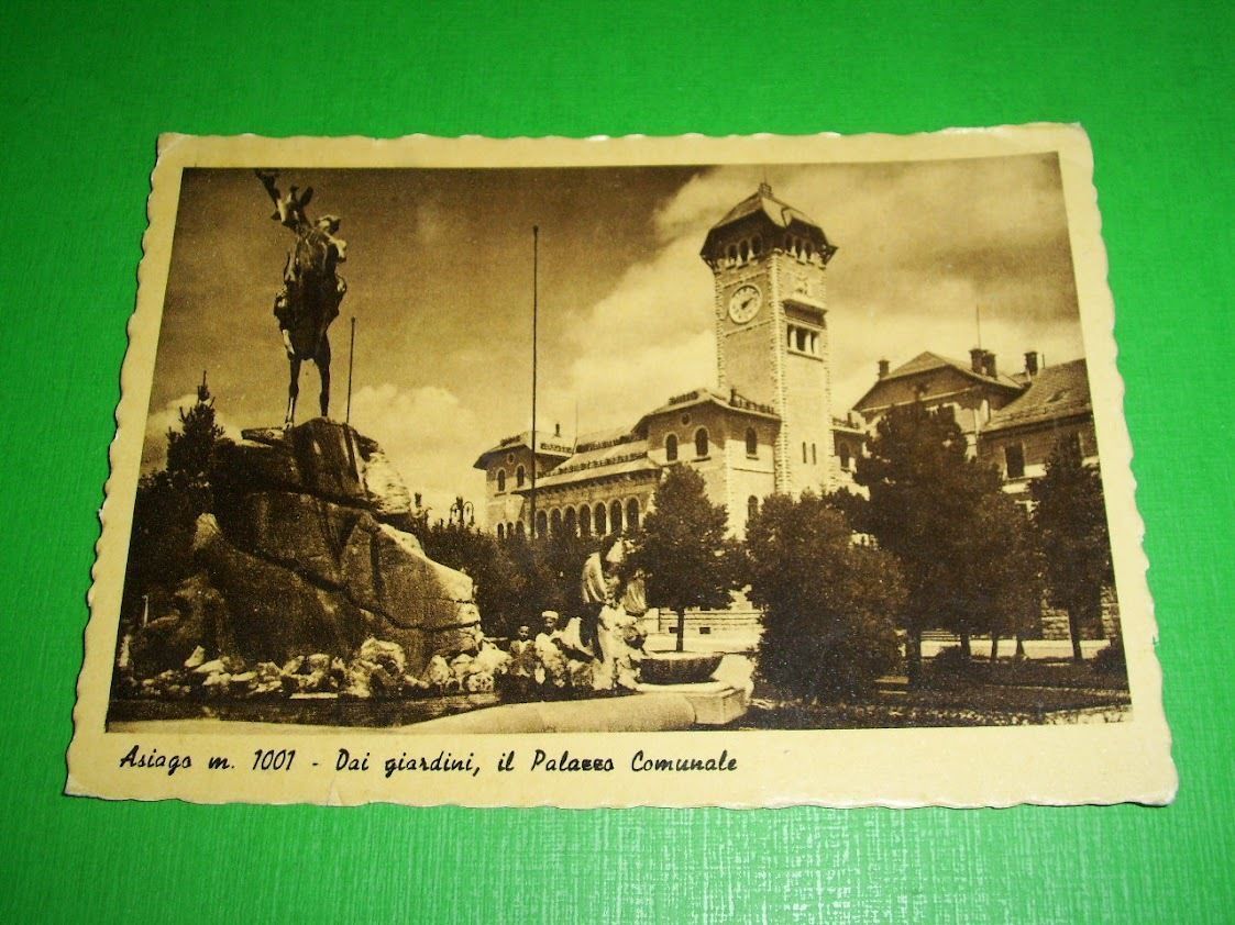 Cartolina Asiago - Il Palazzo Comunale dai Giardini 1952.