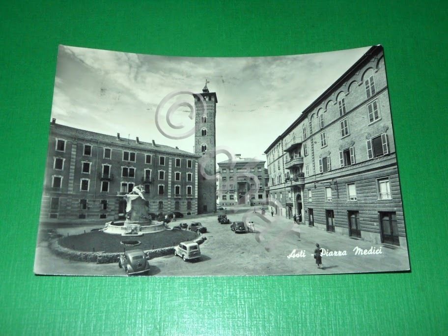 Cartolina Asti - Piazza Medici 1957.