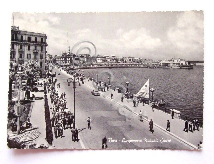 Cartolina Bari - Lungomare Nazario Sauro 1954.