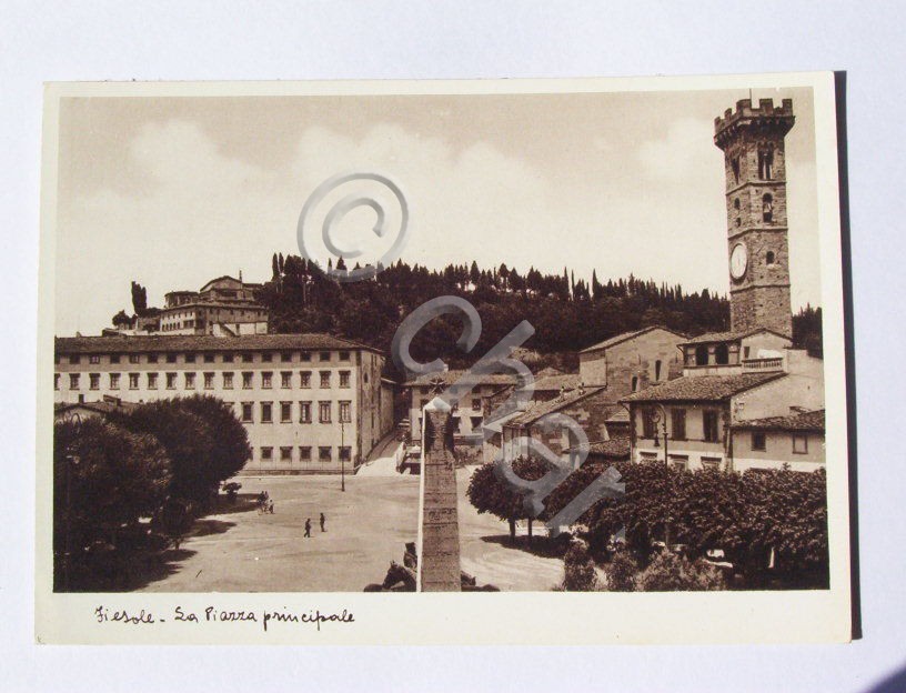Cartolina Fiesole - La Piazza principale 1950 ca.