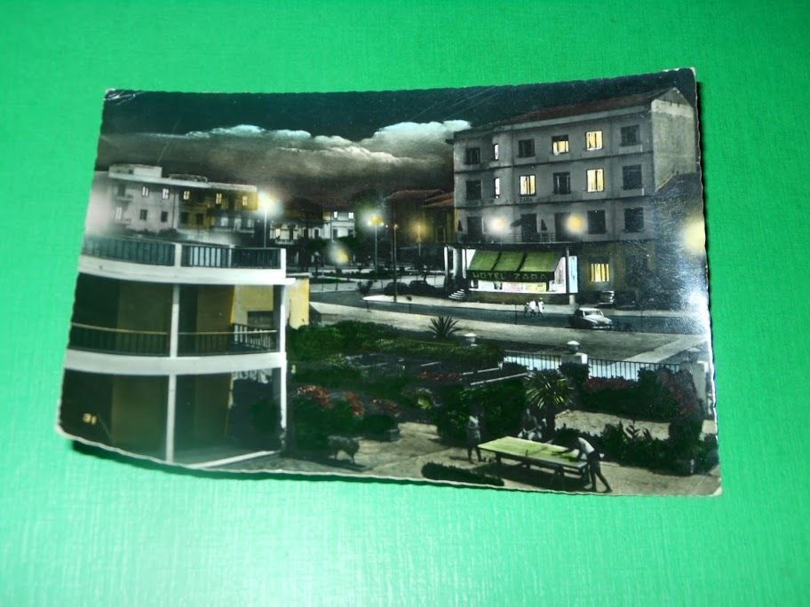 Cartolina Lido di Camaiore - Piazza Lemmetti 1959.