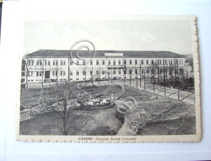Cartolina Lissone - Piazzale Scuole Comunali 1940 ca.