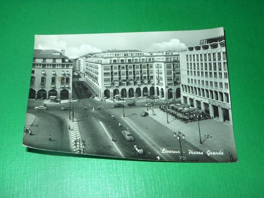 Cartolina Livorno - Piazza Grande 1960 .