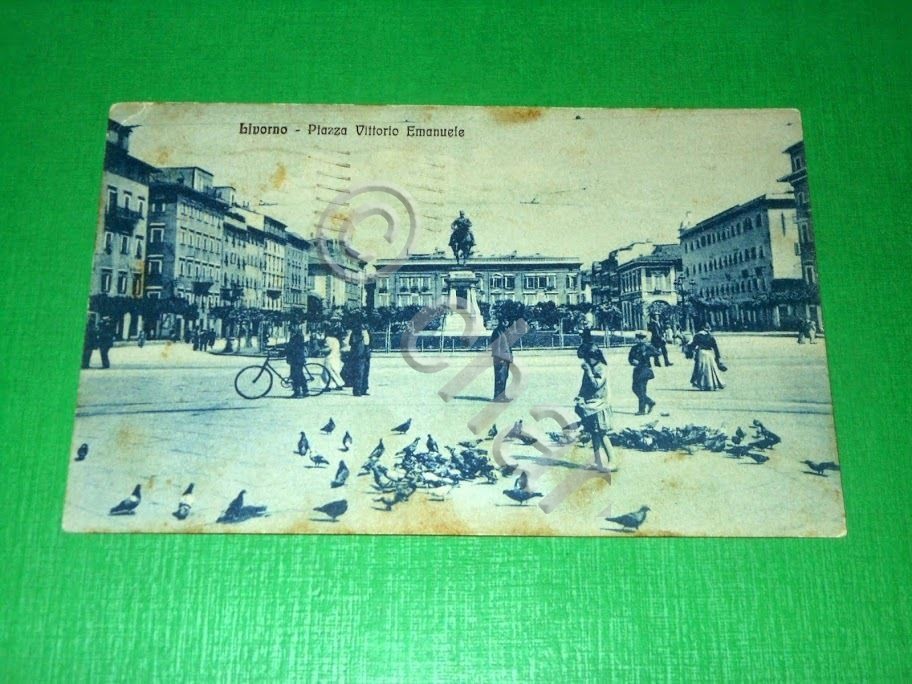 Cartolina Livorno - Piazza Vittorio Emanuele 1927.