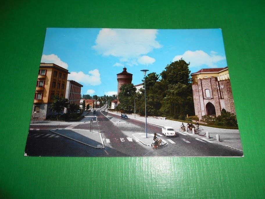 Cartolina Lodi - P. Emilia - Vecchie Mura 1968.