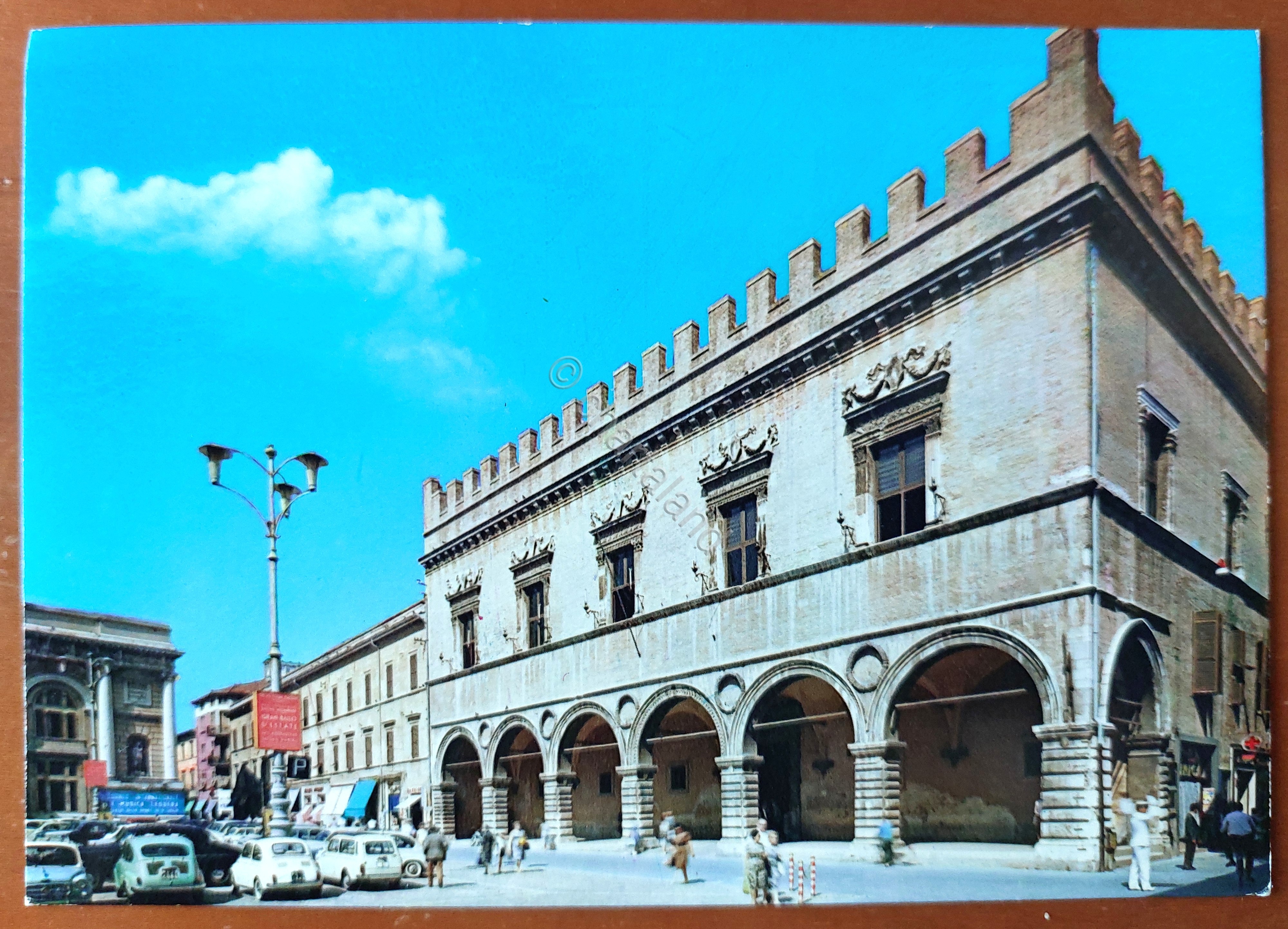 Cartolina Pesaro - Piazza del Popolo - 1970 ca.
