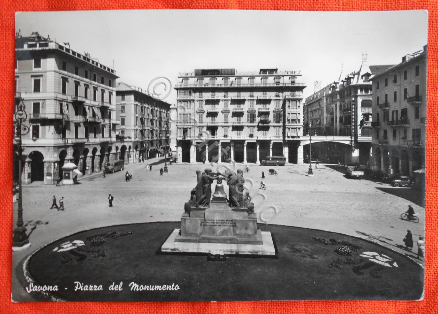 Cartolina Savona - Piazza del Monumento - 1954