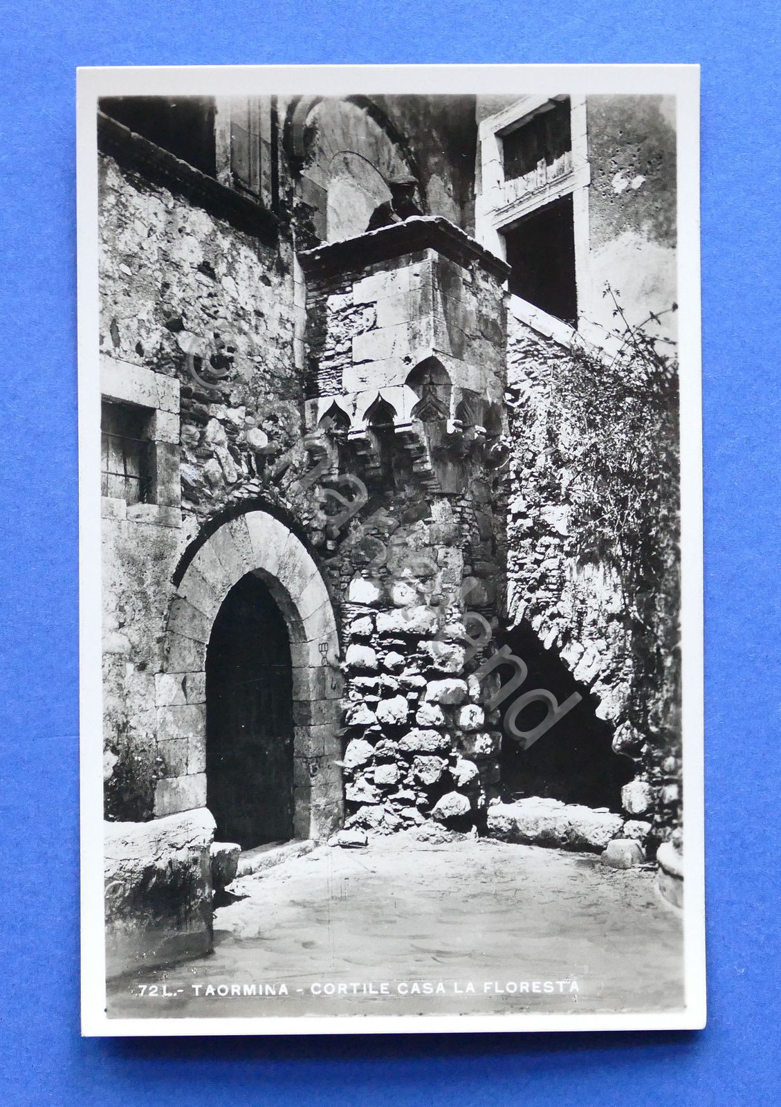 Cartolina Taormina - Cortile Casa La Floresta - 1920 ca.