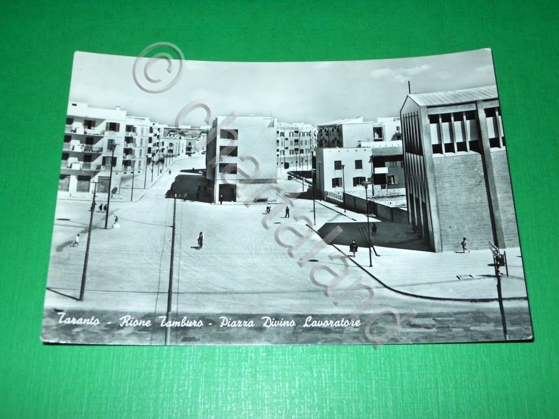 Cartolina Taranto - Rione Tamburo - Piazza Divino Lavoratore 1963.