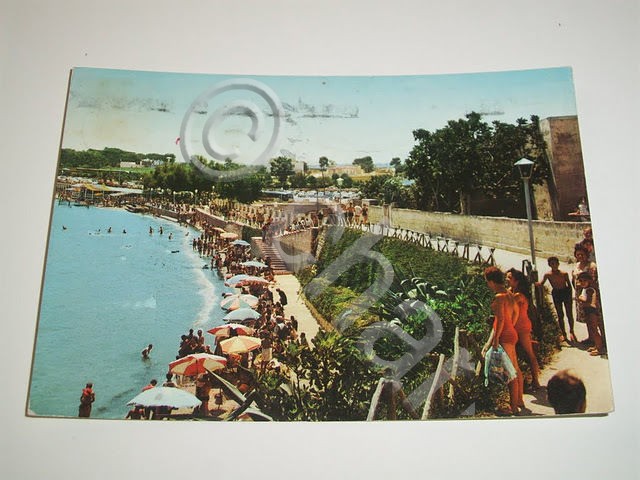 Cartolina Trani - Tratto della spiaggia di Colonna 1968.