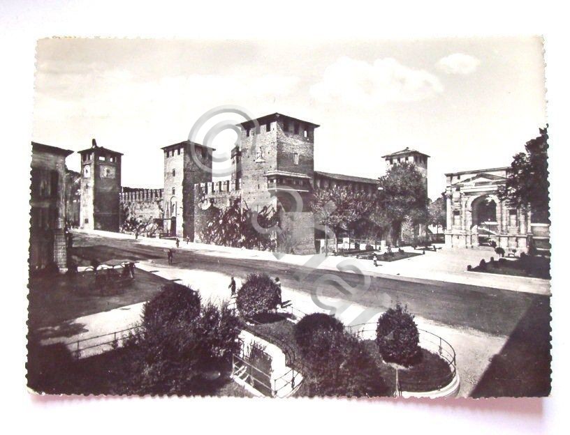 Cartolina Verona - Castello Scaligero e Arco Gavi 1952.