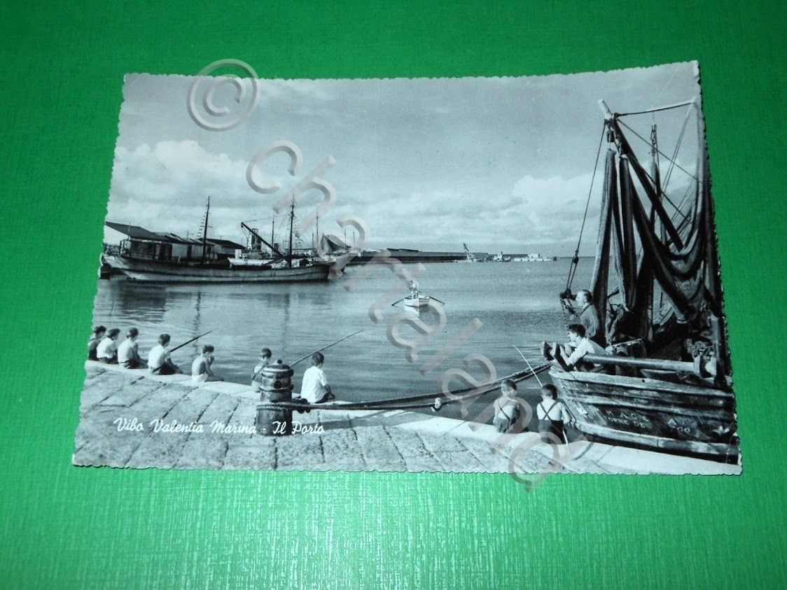Cartolina Vibo Valentia Marina - Il Porto 1954.