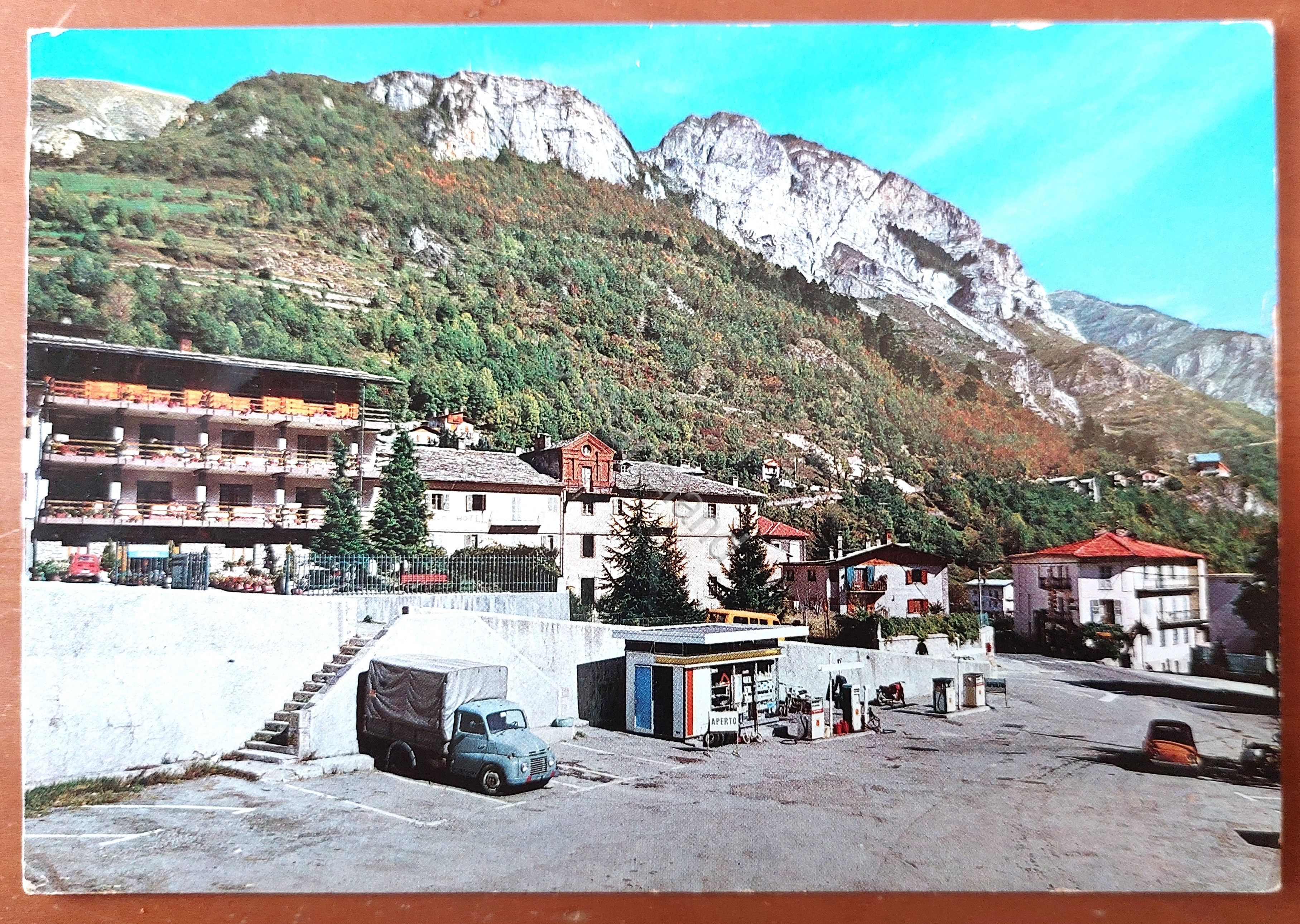Cartolina Vinadio (Valle Stura) - Ospedale Simondi - 1984
