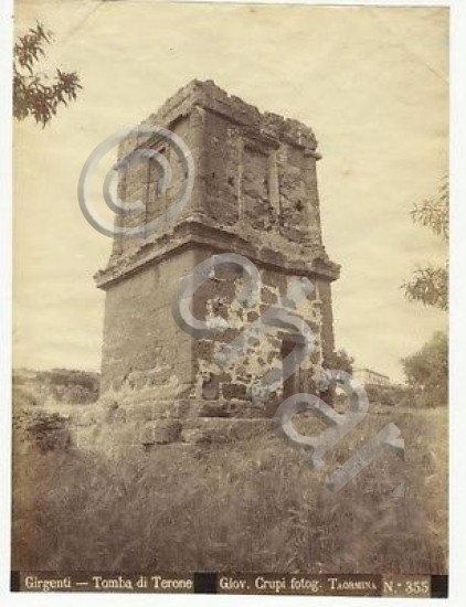 Foto albumina Giovanni Crupi Girgenti Tomba Terone 1890