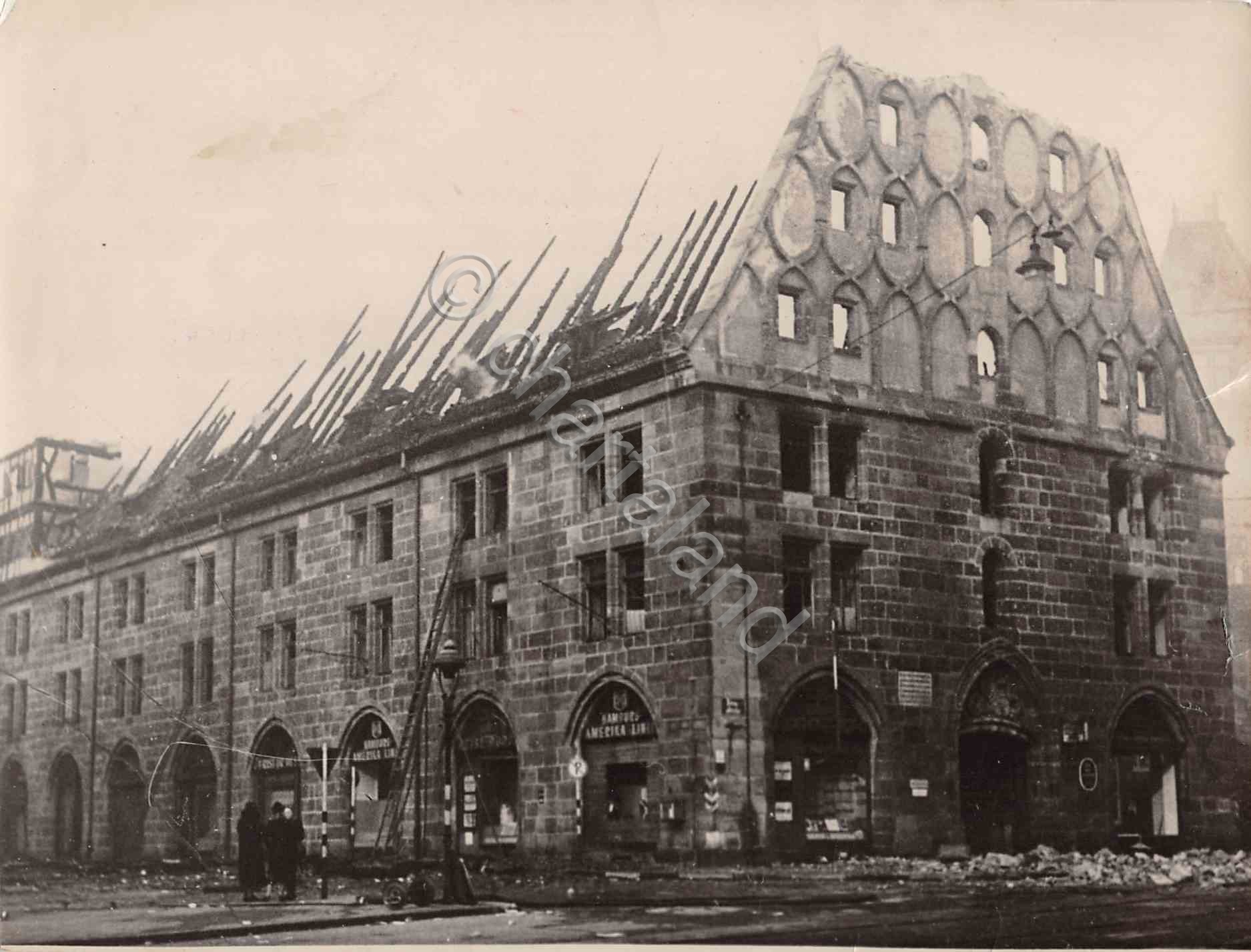 Foto Norimberga Maut Halle prima e dopo attacco terroristico timbro …