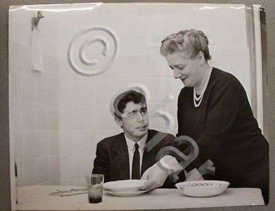 Fotografia Calcio campione Milan Bruno Mora e la madre databile …