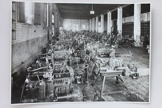 Fotografia d'epoca Officine Caproni Milano 1936 Dodge D15 montaggio motore