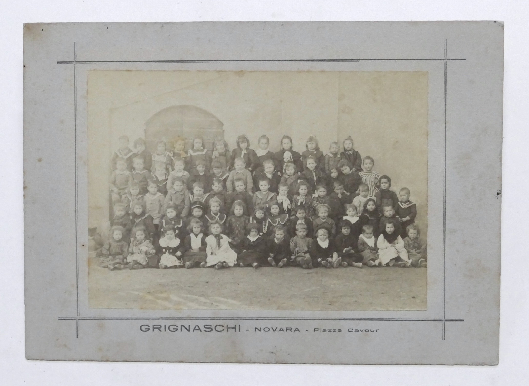 Fotografia Scuola Materna - Novara - 1900 ca.