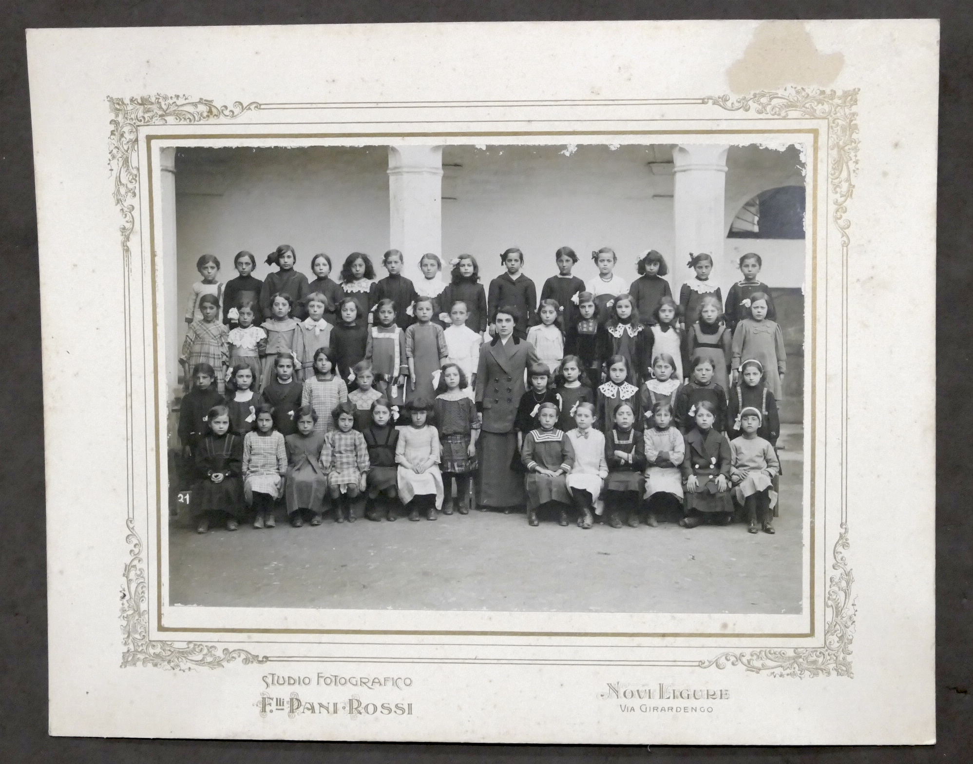 Fotografia Scuole Elementari Novi Ligure - anni '20