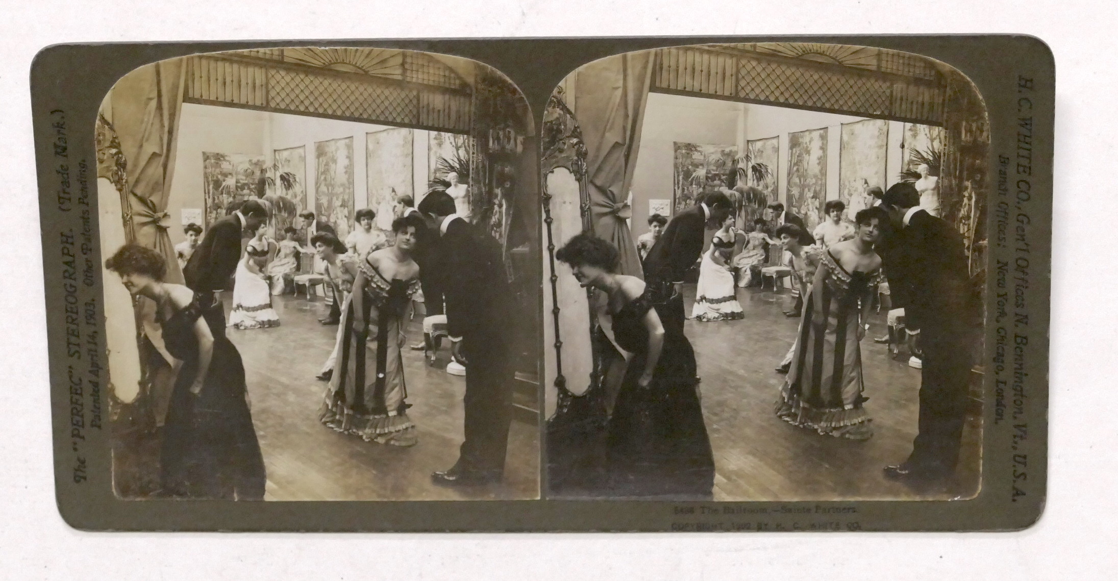 Fotografia stereoscopica - La sala da ballo, il saluto dei …