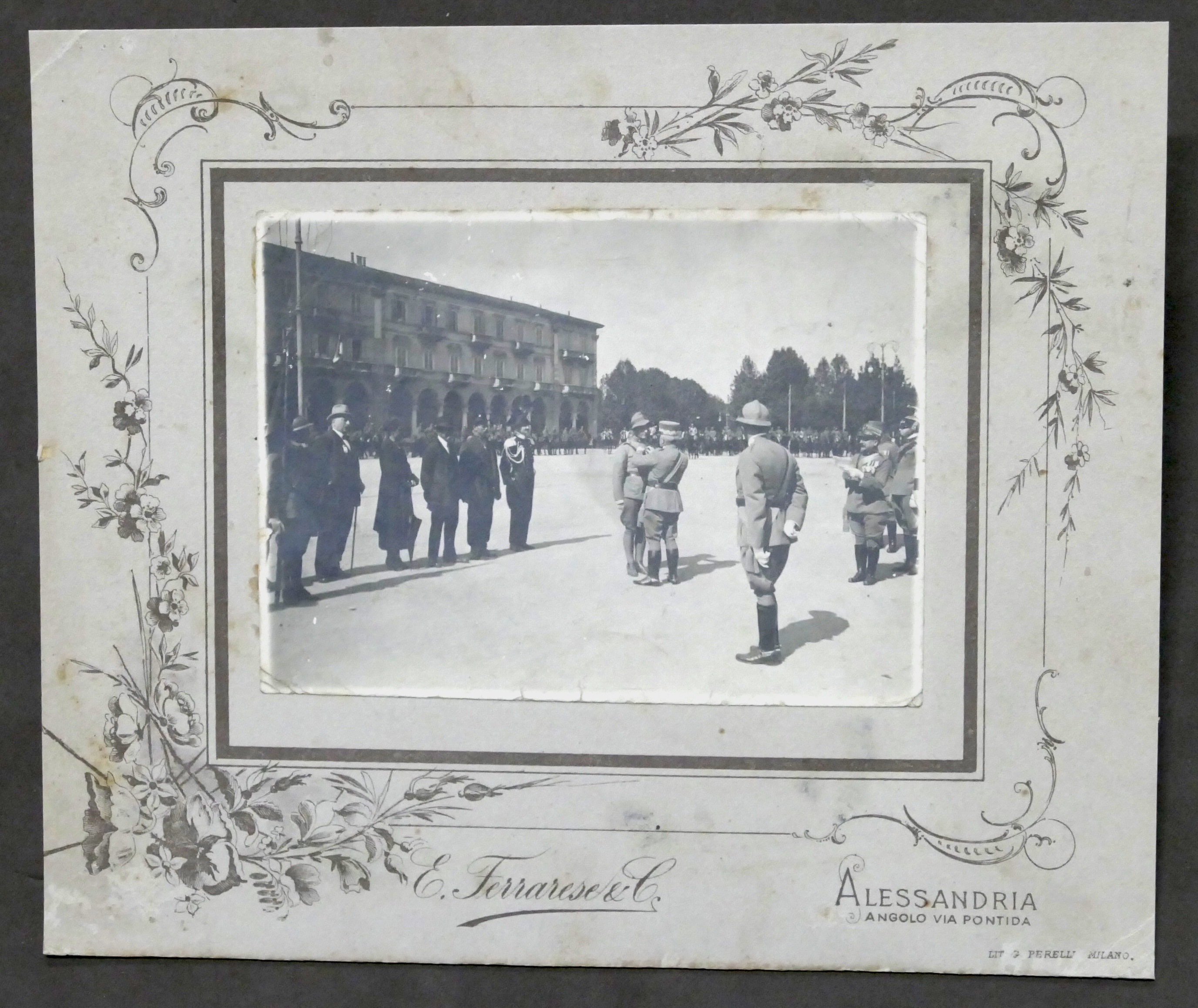 Militaria - Fotografia consegna medaglie Piazza Garibaldi - Alessandria anni …