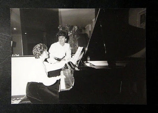 Foto con dedica autografa Duo Pianistico Casanova Briata a Mompellio