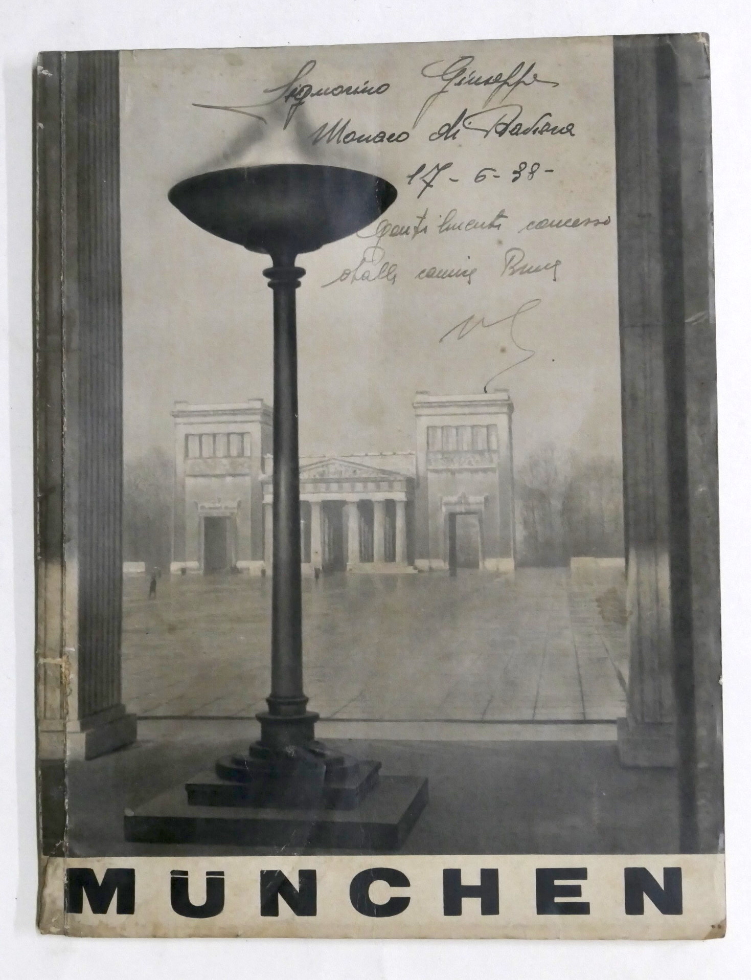 Rivista / Brochure - Monaco, capitale del movimento - Dedica …