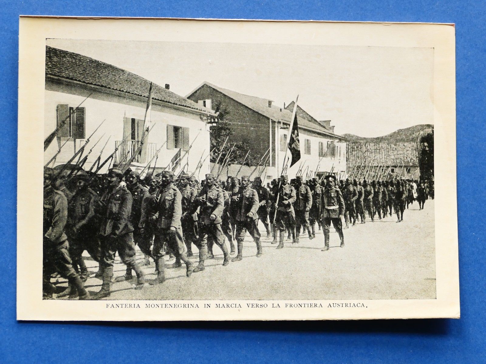 WWI - Stampa fotografia d'epoca - Fanteria Montenegrina in marcia