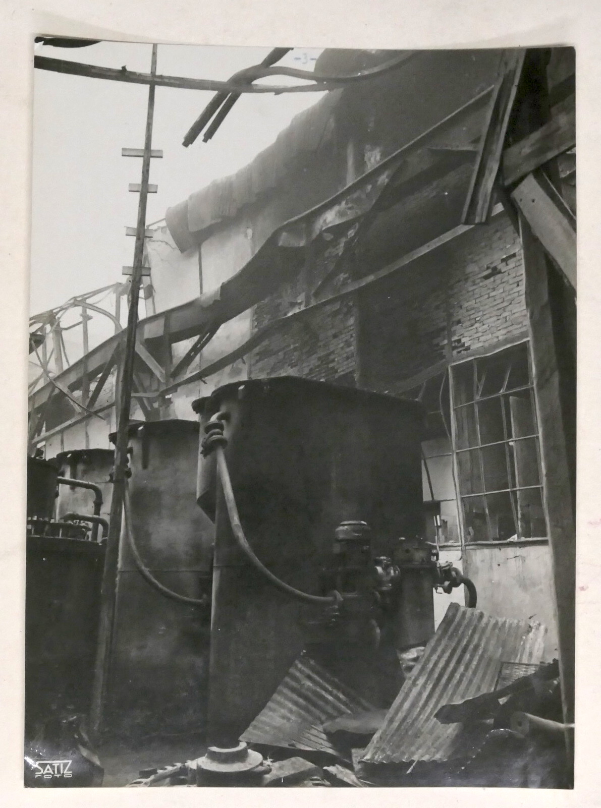 WWII - Fotografia FIAT Ferriere Piemontesi - Officina Elettrica bombardata …