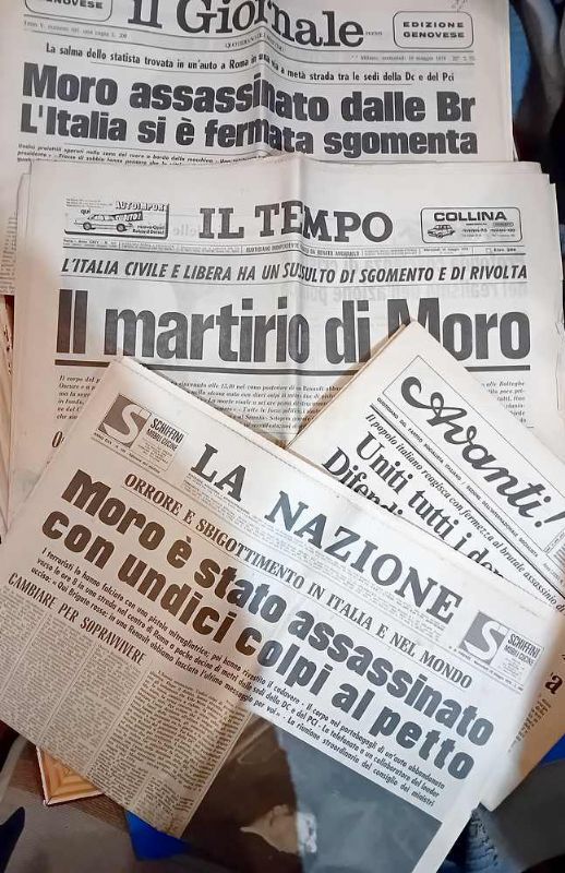 10 maggio 1978 - (1)-Moro assassinato dalle Br. L'Italia si …