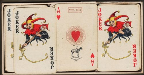 156 carte più 6 Jolly, più tre carte clo nome …